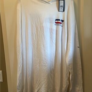NWT Vineyard Vines Men’s White Long-Sleeve with Red, Blue and White Whale Emblem